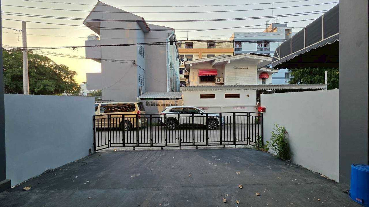[For rent] Townhome, 3.5 floors, large, beautiful, lots of space, Diamond Ville Lat Phrao-Wang Hin project. Fully furnished Ready to move in! Prime location, suitable for living, office or clinic. – รูปที่ 2