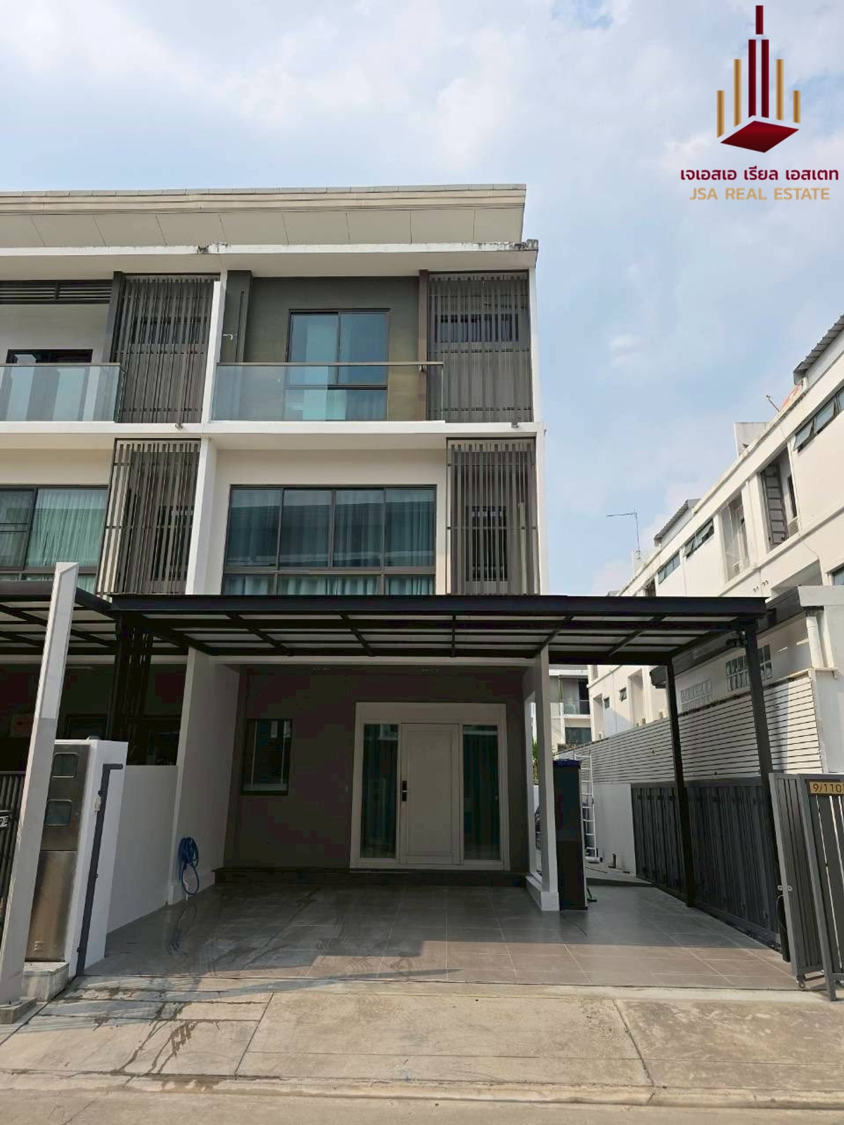✨ For Sale: The Landmark Ekamai - Ramindra ✨ 💰 Only 8,900,000 THB