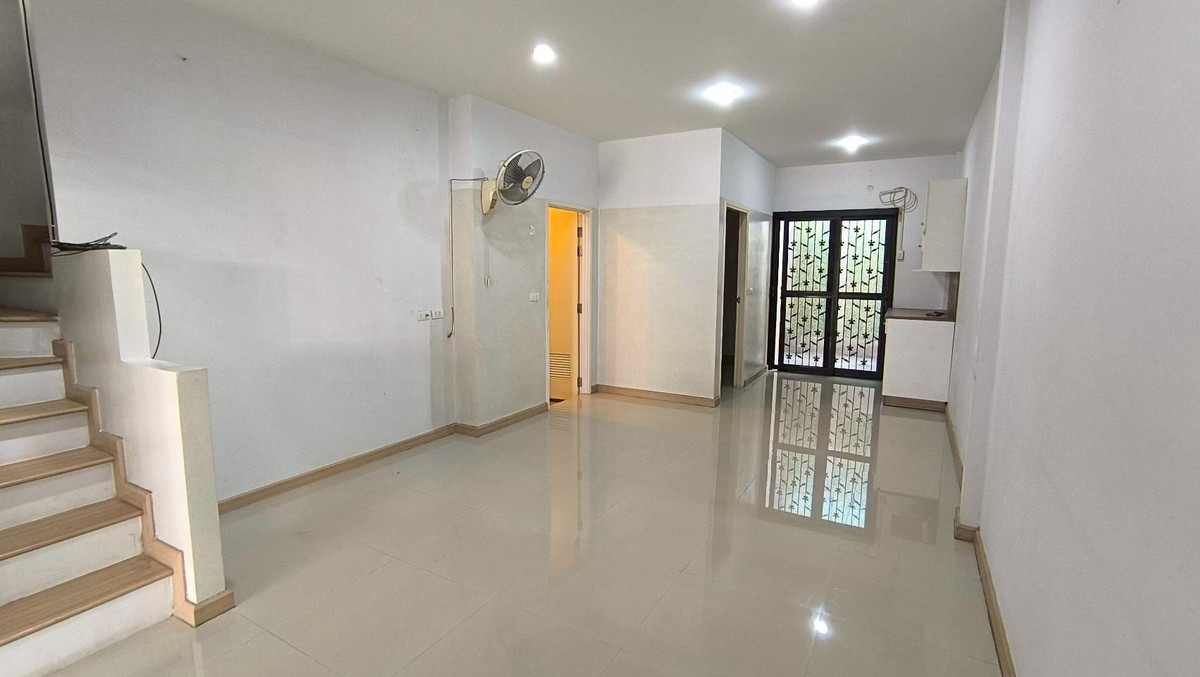 🏡✨ 2-story townhome for rent, good location, Prawet District, Time Home 2 project, open house, comfortable to live in, pets allowed 🐶🐱 The townhome is made of brick throughout, cool and comfortable, the road in front of the house is 9 meters wide. 🏡✨ 2-story townhome for rent, good location, Prawet District, Time Home 2 project, open house, comfortable to live in, pets allowed 🐶🐱 The townhome is made of brick throughout, cool and comfortable, the road in front of the house is 9 meters wide.