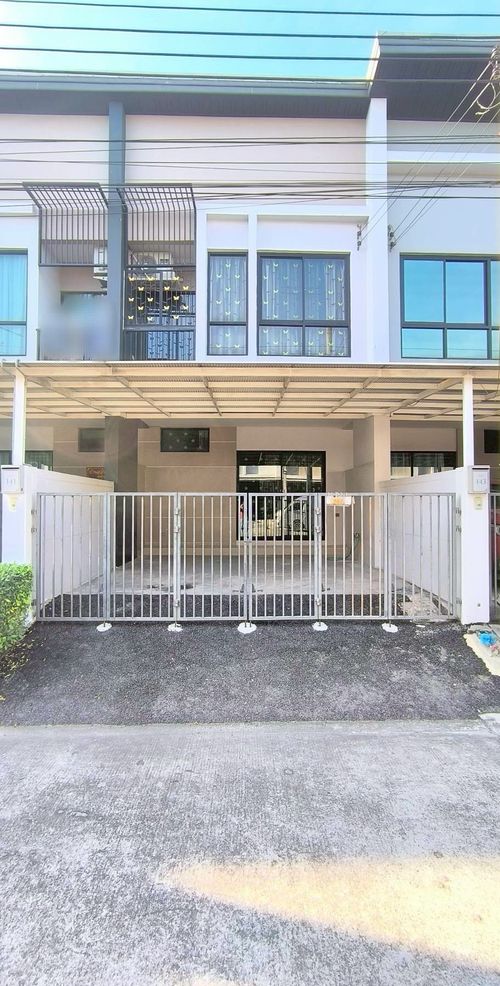 🏡✨ ขายทาวน์โฮม 2 ชั้น ทำเลดี เขตประเวศ โครงการ Time Home 2 บ้านโล่ง อยู่สบาย เลี้ยงสัตว์ได้ 🐶🐱  ทาวน์โฮมก่ออิฐมอญทั้งหลัง เย็นสบาย ถนนหน้าบ้านกว้าง 9 เมตร