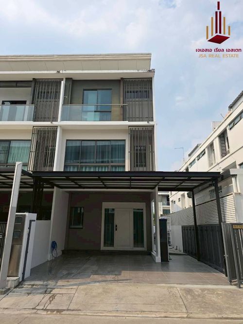 ✨ For Sale: The Landmark Ekamai - Ramindra ✨ 💰 Only 8,000,000 THB