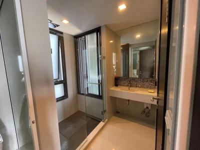 🔥Urgent Sale!🔥 Rhythm Sukhumvit 44/1, next to BTS Phra Khanong station. Fully furnished and ready to move in.