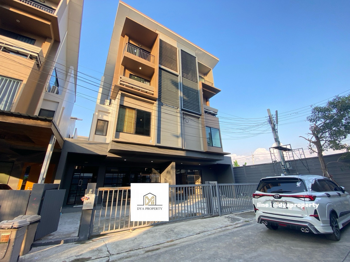 🏢 Premium Home Office for Rent
3.5-Storey Semi-Detached Home Office (Two Interconnected Buildings)
📍 Haus Clover Chaengwattana–Ratchaphruek