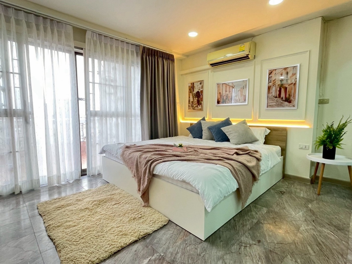 Urgent for rent! Sailom Condotel, view of the BTS Skytrain, open and airy, doesn't block the view! 🏙️ Urgent for rent! Sailom Condotel, view of the BTS Skytrain, open and airy, doesn't block the view! 🏙️