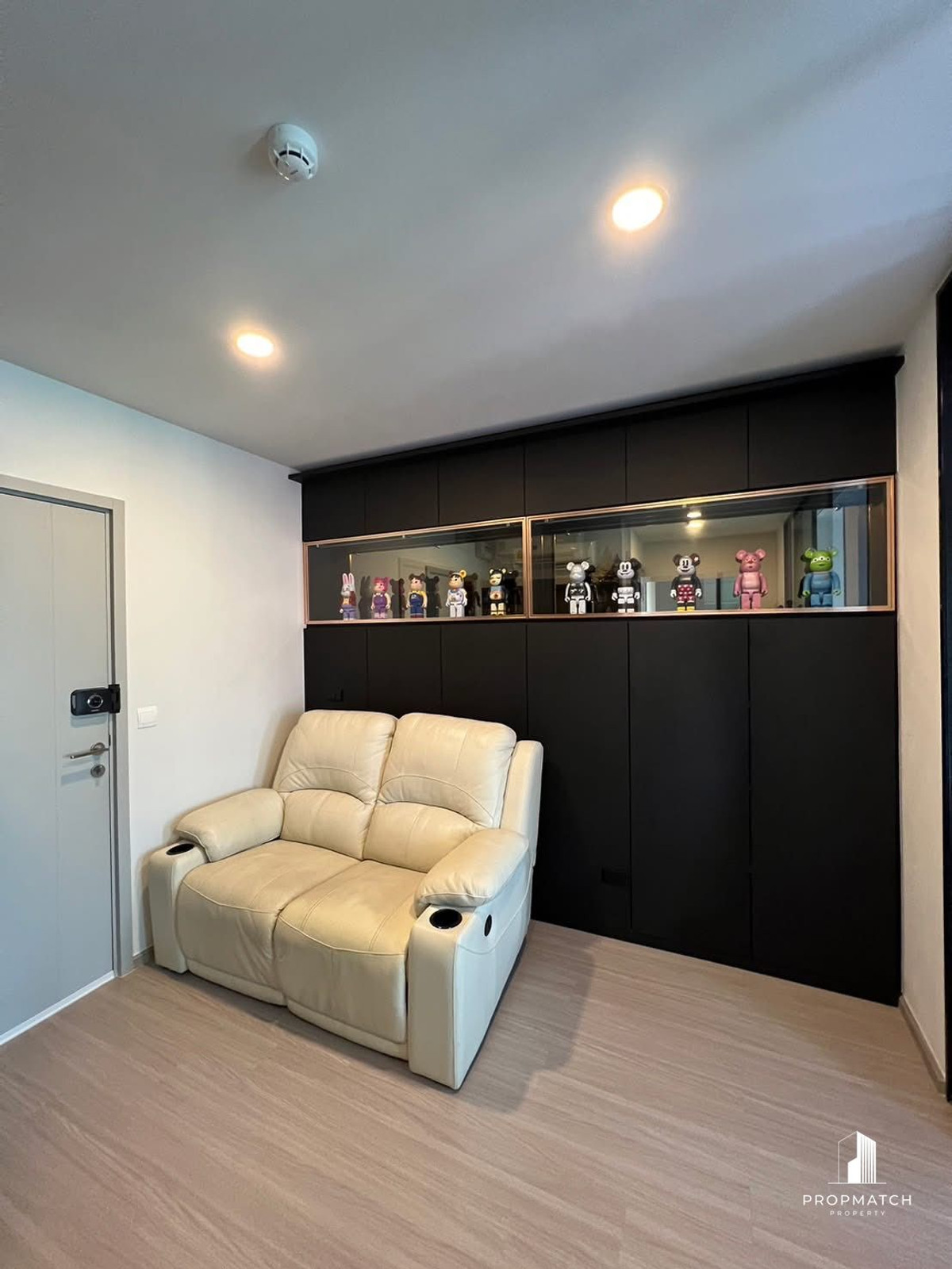 ✨Flash Deal ✨Aspire Asoke-Ratchada (1Bed 1Bath 30SQM.) ready to move in! Only 2,870,000 baht Tel.0981315848 @propmatch ✨Flash Deal ✨Aspire Asoke-Ratchada (1Bed 1Bath 30SQM.) ready to move in! Only 2,870,000 baht Tel.0981315848 @propmatch