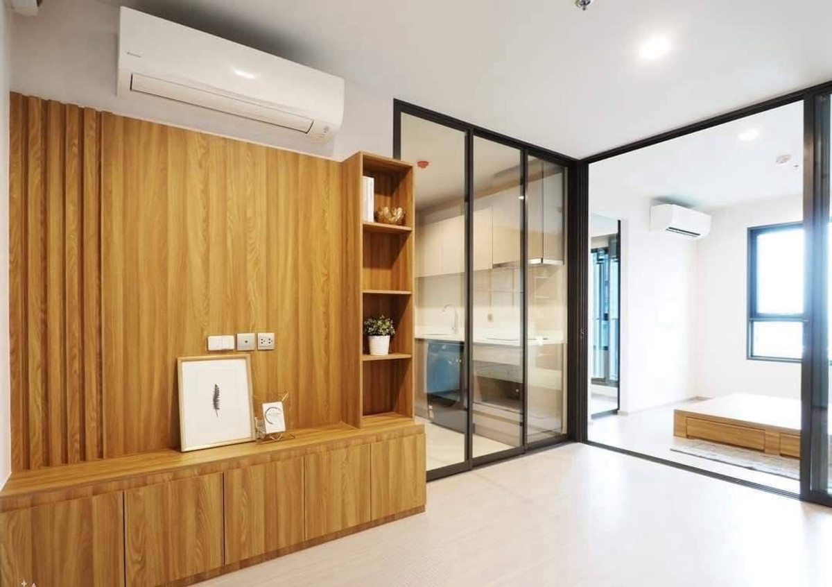 Condo for rent Life Lat Phrao Room size: 36 sq m Floor: 38 Building/Building: B Price: 23,000 baht Nearby location: Next to BTS Ha Yaek Lat Phrao Station. Condo for rent Life Lat Phrao Room size: 36 sq m Floor: 38 Building/Building: B Price: 23,000 baht Nearby location: Next to BTS Ha Yaek Lat Phrao Station.