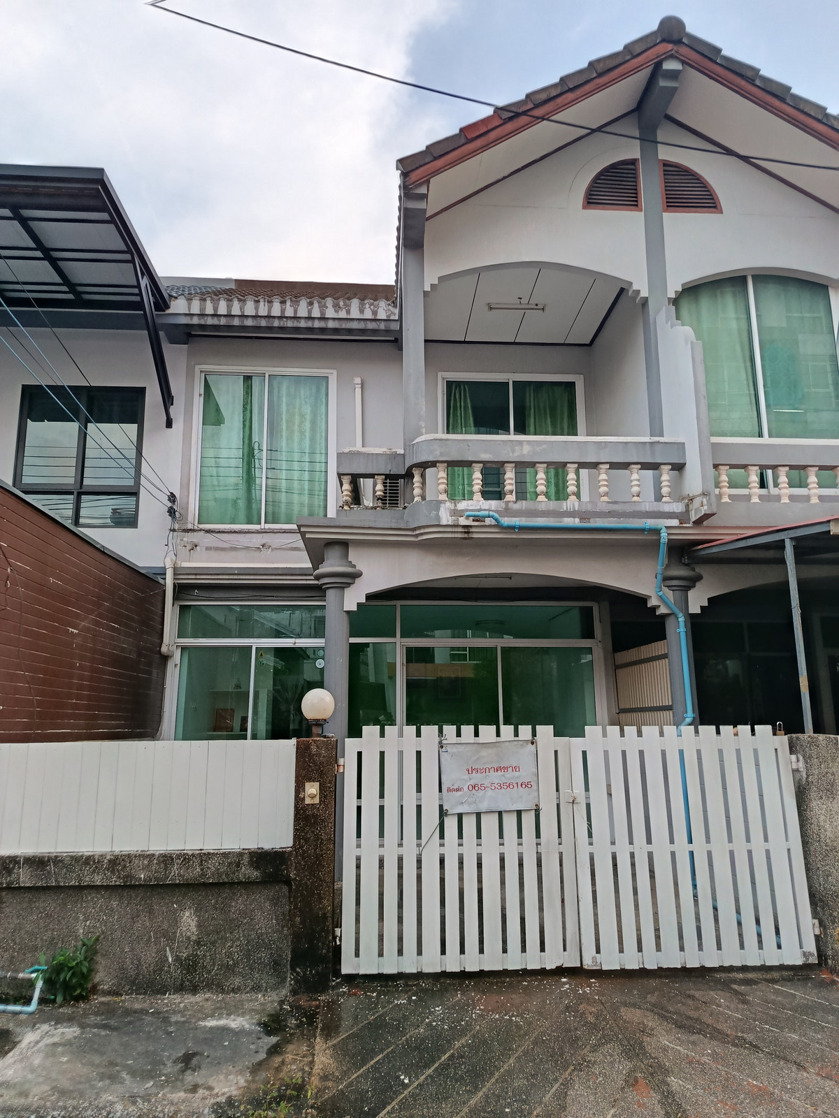 ทาวเฮ้าส์ 2 ชั้น กาญจนวณิชย์ ซอย5 (น้ำไม่ท่วม)