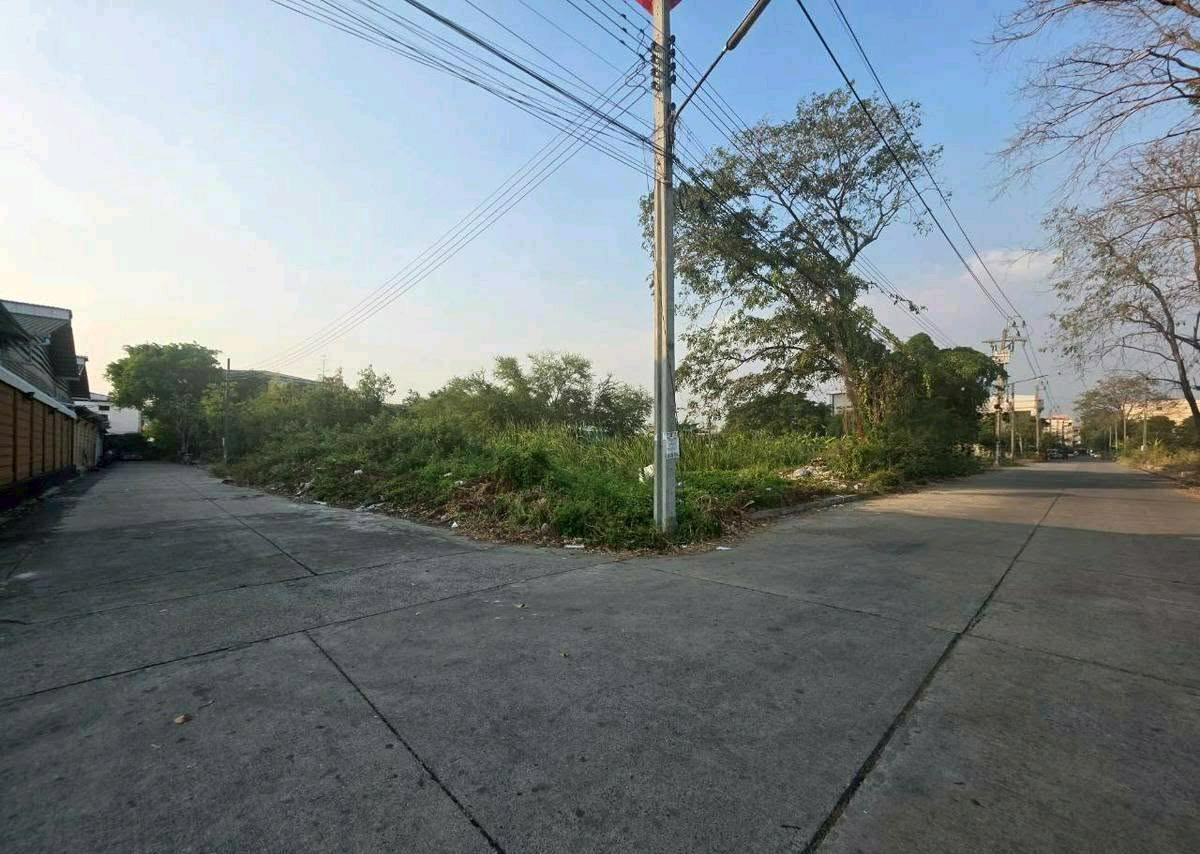 ⛳️Prime Corner Land for Sale |Land area 398 sq.wah, A rare corner plot with 3 road frontages📍Thepharak Road, Samut Prakan. For more info 📞099-415-2664 , 080-369-6366 ⛳️Prime Corner Land for Sale |Land area 398 sq.wah, A rare corner plot with 3 road frontages📍Thepharak Road, Samut Prakan. For more info 📞099-415-2664 , 080-369-6366
