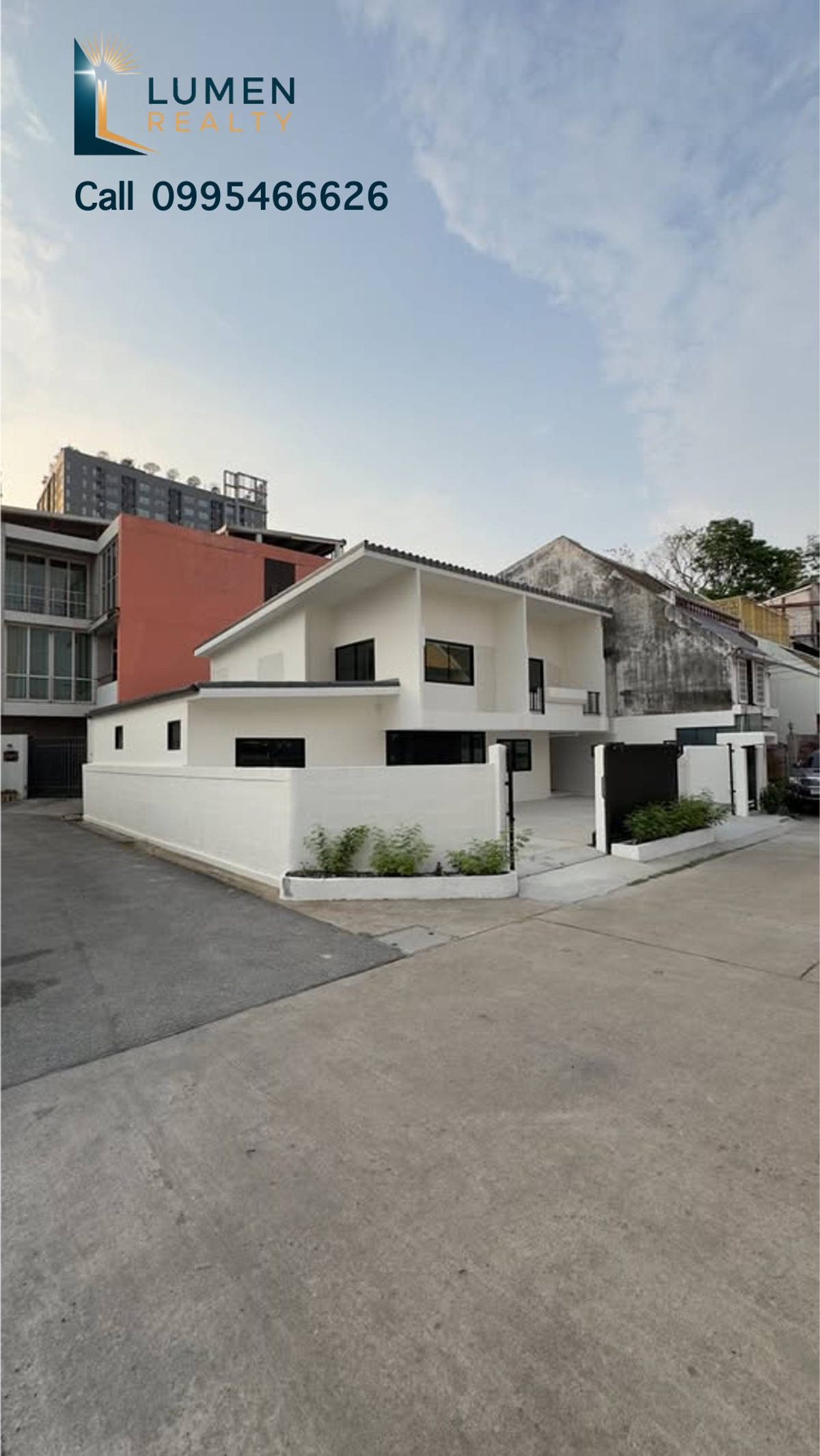 RARE FIND! Detached House 5 Mins from Thonglor – Perfect for Home Office / Airbnb / Living RARE FIND! Detached House 5 Mins from Thonglor – Perfect for Home Office / Airbnb / Living