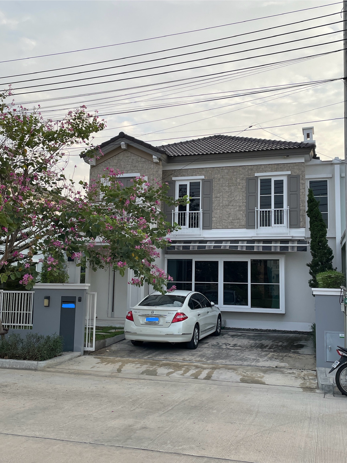 ขายบ้านสวย สภาพใหม่! 2 นอน 3 น้ำ ติดโซนสวน ใกล้สโมสร ขายบ้านสวย สภาพใหม่! 2 นอน 3 น้ำ ติดโซนสวน ใกล้สโมสร