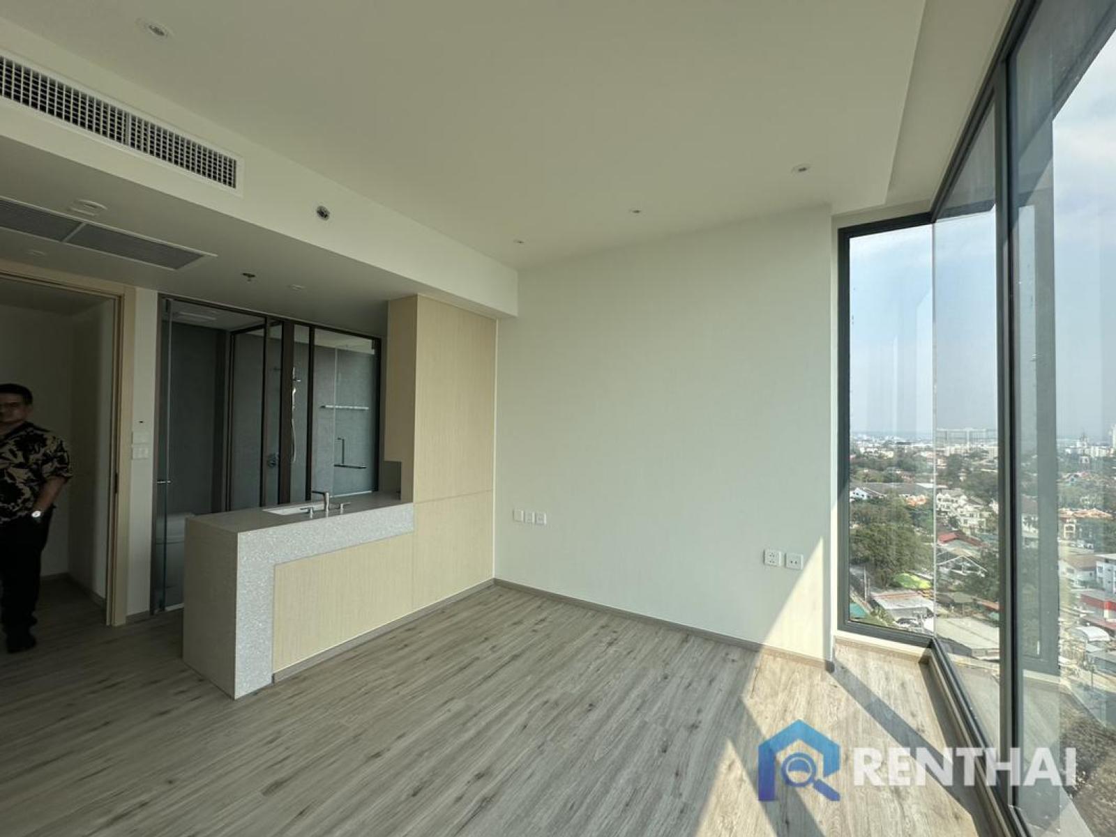 Arom Wongamat คอนโดระดับ Ultra-Luxury 2 ห้องนอน ห้องมุม ชั้นสูง หายาก น่าครอบครอง – รูปที่ 2