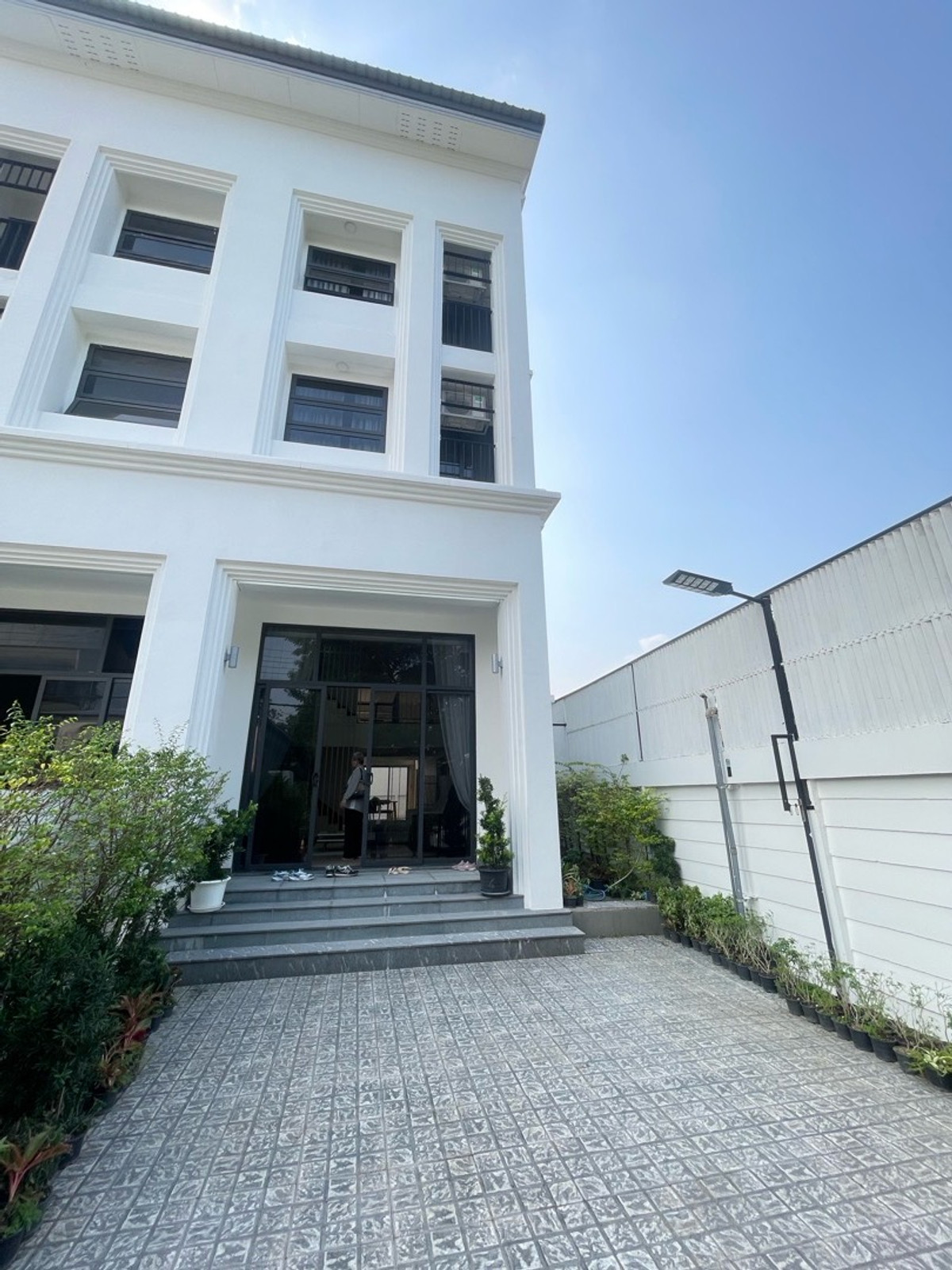 Home office for rent, 3 floors, Pandao Place, near Wellington International School (Krungthep Kreetha). Home office for rent, 3 floors, Pandao Place, near Wellington International School (Krungthep Kreetha).