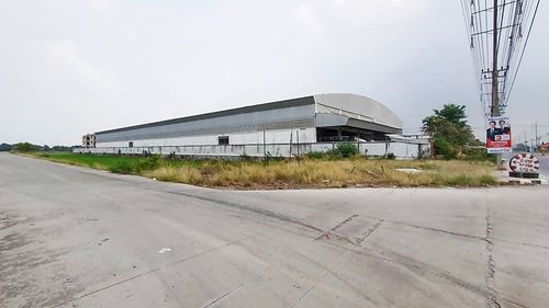 ที่ดิน 30 ไร่ แยกไทรน้อย อยู่ใกล้สำนักงานบริษัทใหญ่และโรงงานเถ้าแก่น้อย