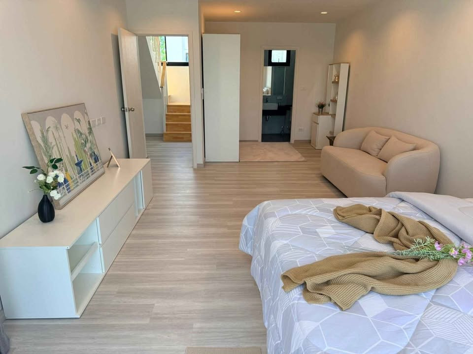 Brand new townhome, 5 mins to DBS, with a pickleball court in front of the house. Fully furnished and ready to move in. Brand new townhome, 5 mins to DBS, with a pickleball court in front of the house. Fully furnished and ready to move in.
