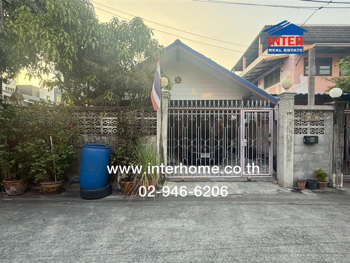 Single house, 1 floor, 43 sq m. Single house, Soi Ramintra 8, Intersection 22, Ramintra Road, Ramintra-Lat Pla Khao Road, Bang Khen District, Bangkok.
