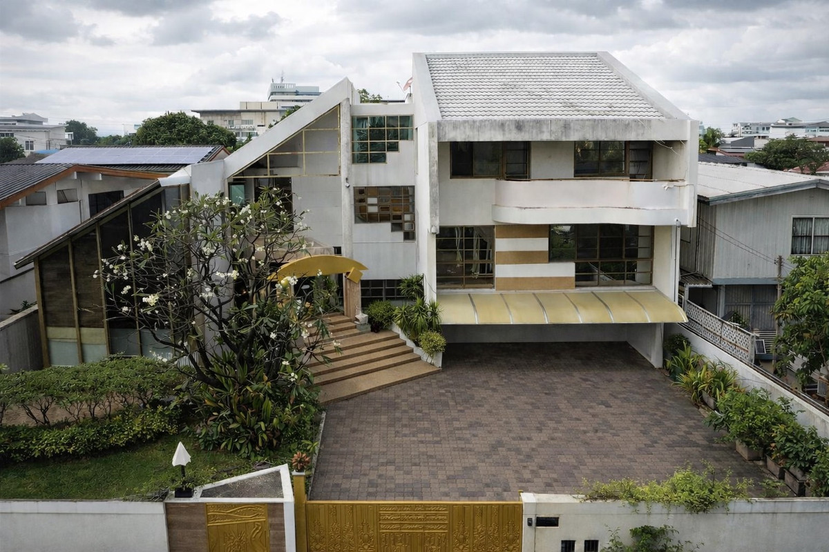 ขายบ้านเดี่ยวแปลงใหญ่ ซอย กรุงเทพ–นนท์44 บนเนื้อที่กว่า307ตร.ว ขายบ้านเดี่ยวแปลงใหญ่ ซอย กรุงเทพ–นนท์44 บนเนื้อที่กว่า307ตร.ว