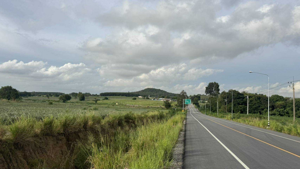 Land for sale in Nikhom Phatthana zone, 99 rai 7 sq.wa, with road frontage on two sides, near Amata China Zone. – รูปที่ 4