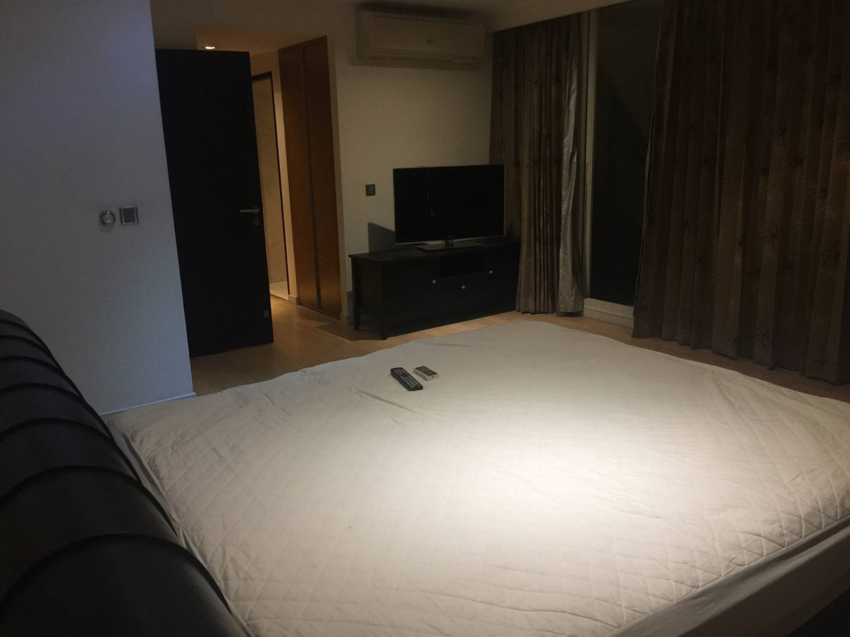 ห้องใหญ่ 3 ห้องนอน ใจกลางทองหล่อ มีอ่างอาบน้ำและมีระเบียง – รูปที่ 3