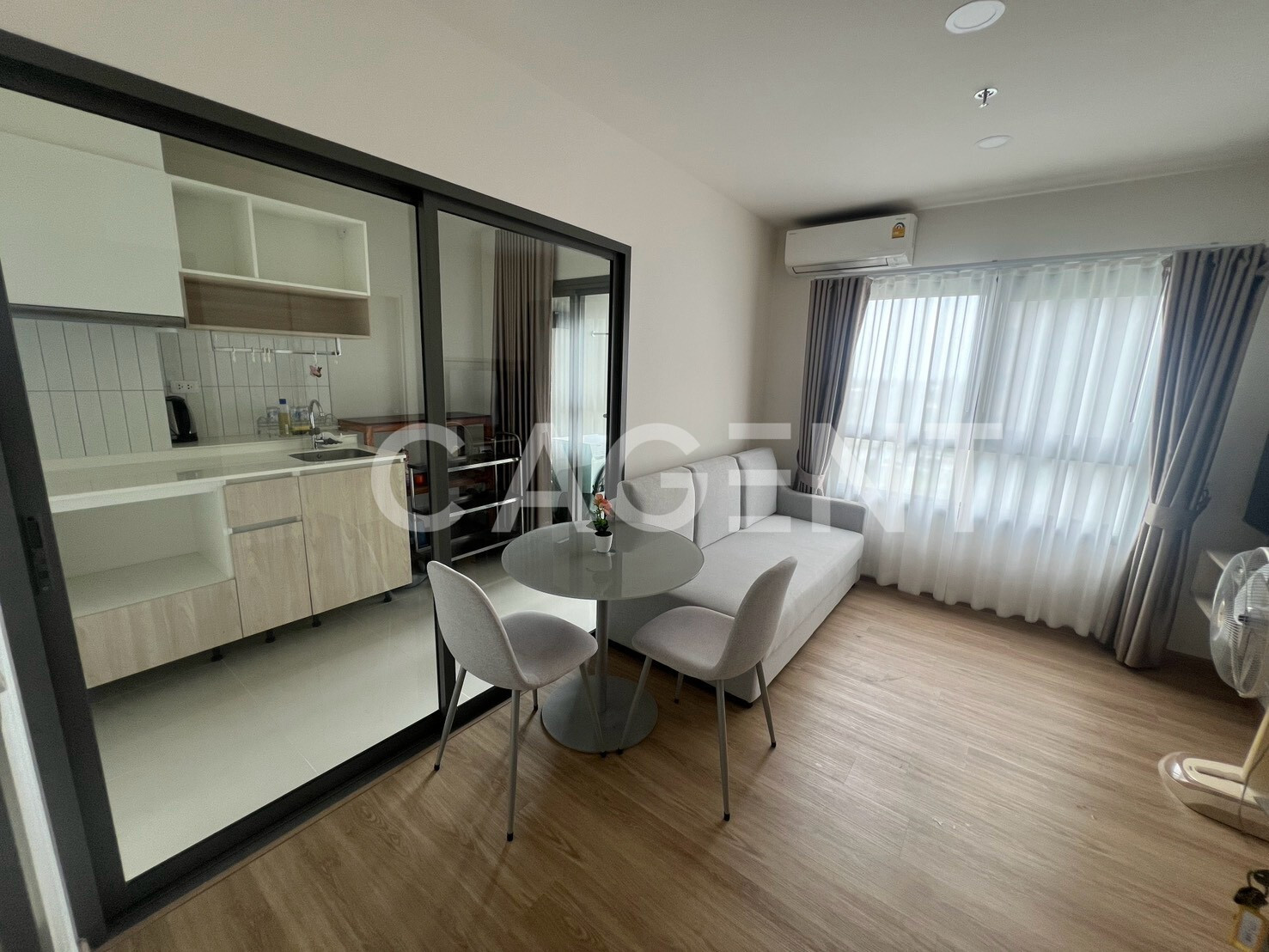 Condo for rent “Escent Ville Suphanburi“ new condo next to Robinson Lifestyle Suphanburi. Condo for rent “Escent Ville Suphanburi“ new condo next to Robinson Lifestyle Suphanburi.