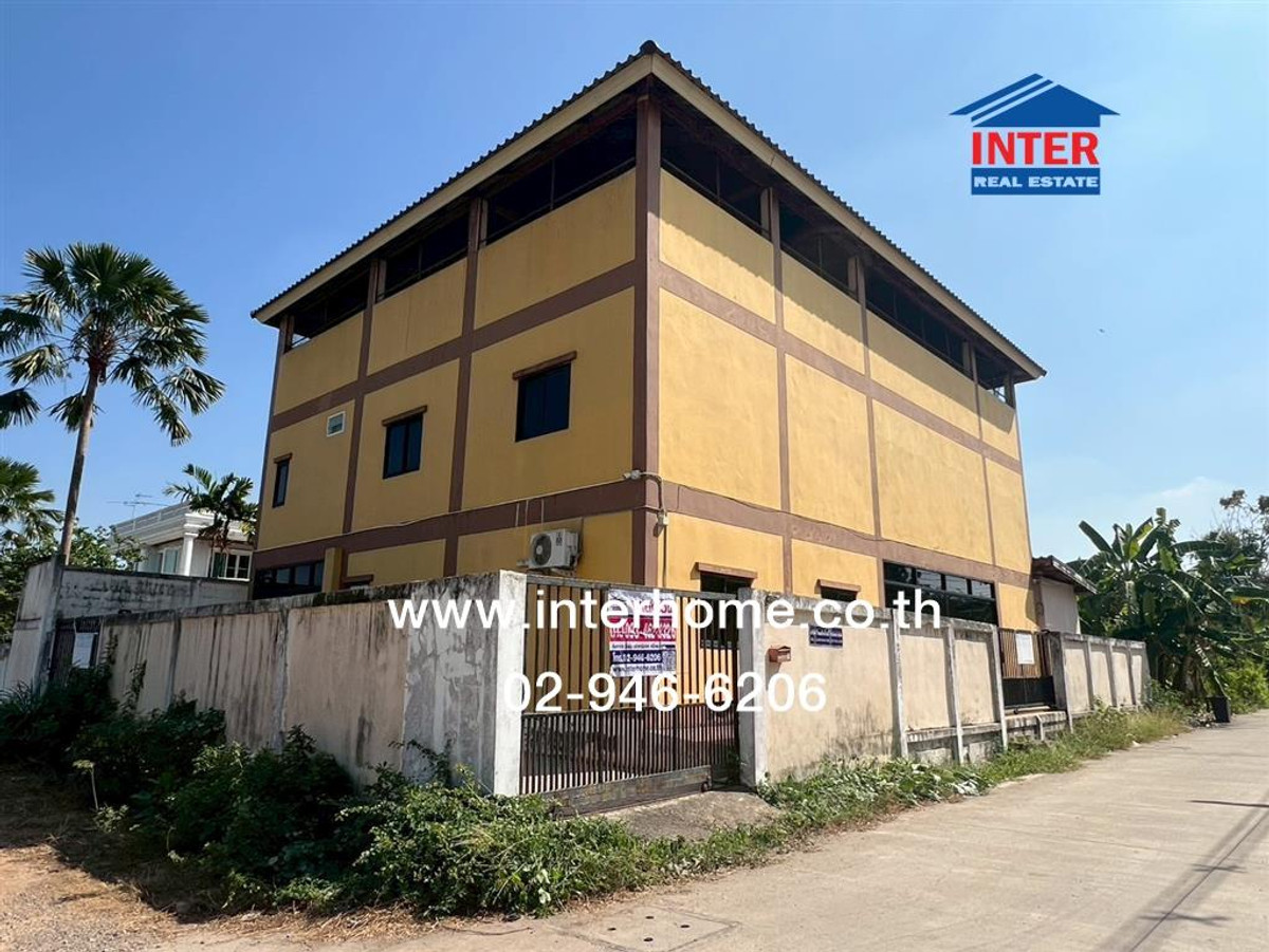 Land + building, 2 floors, 88.5 sq m. Land + building, Soi Khlong Si, Soi 8, Khlong Luang Road, Eastern Outer Ring Road, Khlong Luang, Pathum Thani.