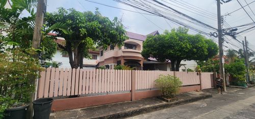 95725 - 2-story semi-detached house for sale, Suetrong Project, Rattanathibet - Sai Ma, empty house, good condition. Ready for the new owner to decorate or renovate according to style.
