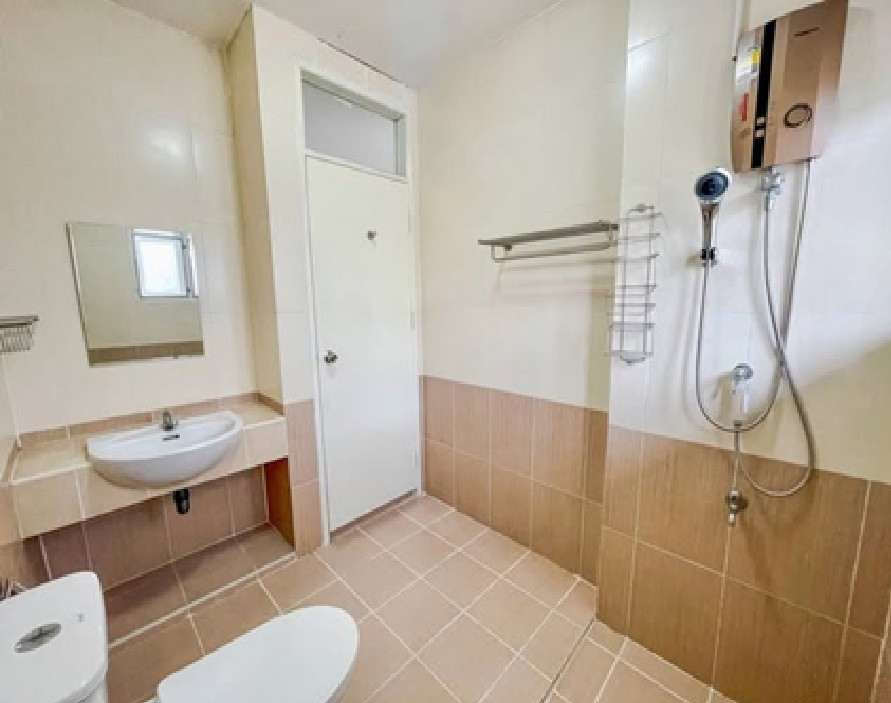 For Rent ให้เช่าบ้านเดี่ยว 2 ชั้น / Home Office หลังใหญ่ ซอยรามอินทรา เข้าซอยไม่ลึก ทำเลดีมาก / ปากซอยรถไฟฟ้า เดินได้ / จอดรถได้ 7 คัน แอร์ทั้งหลัง / เหมาะหลากหลายธุรกิจ / จดบริษัทได้ – รูปที่ 2