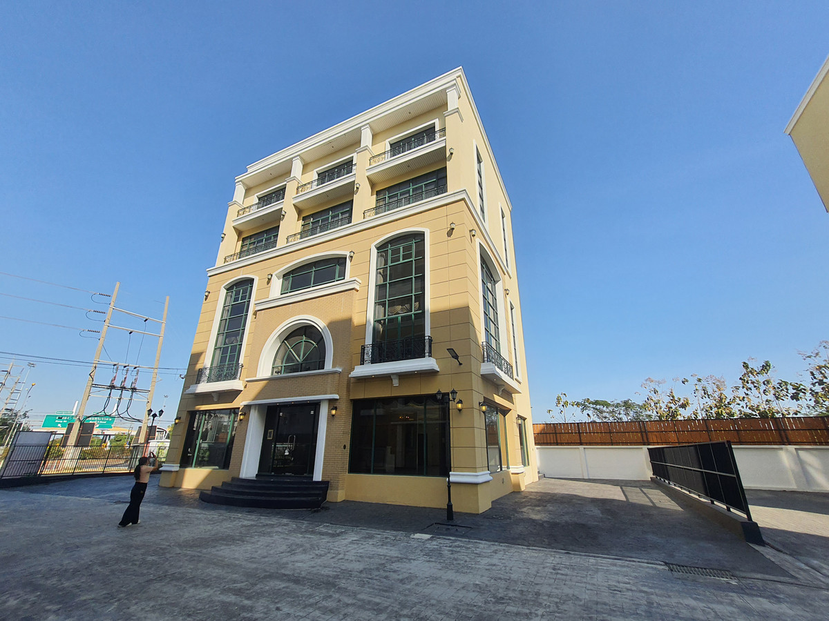 [For sale] 5-story office building with elevator, 1,350 sq m, next to Thepharak Road. Near Sridan BTS | Parking for 10 cars, suitable for investment and rental, high yield!