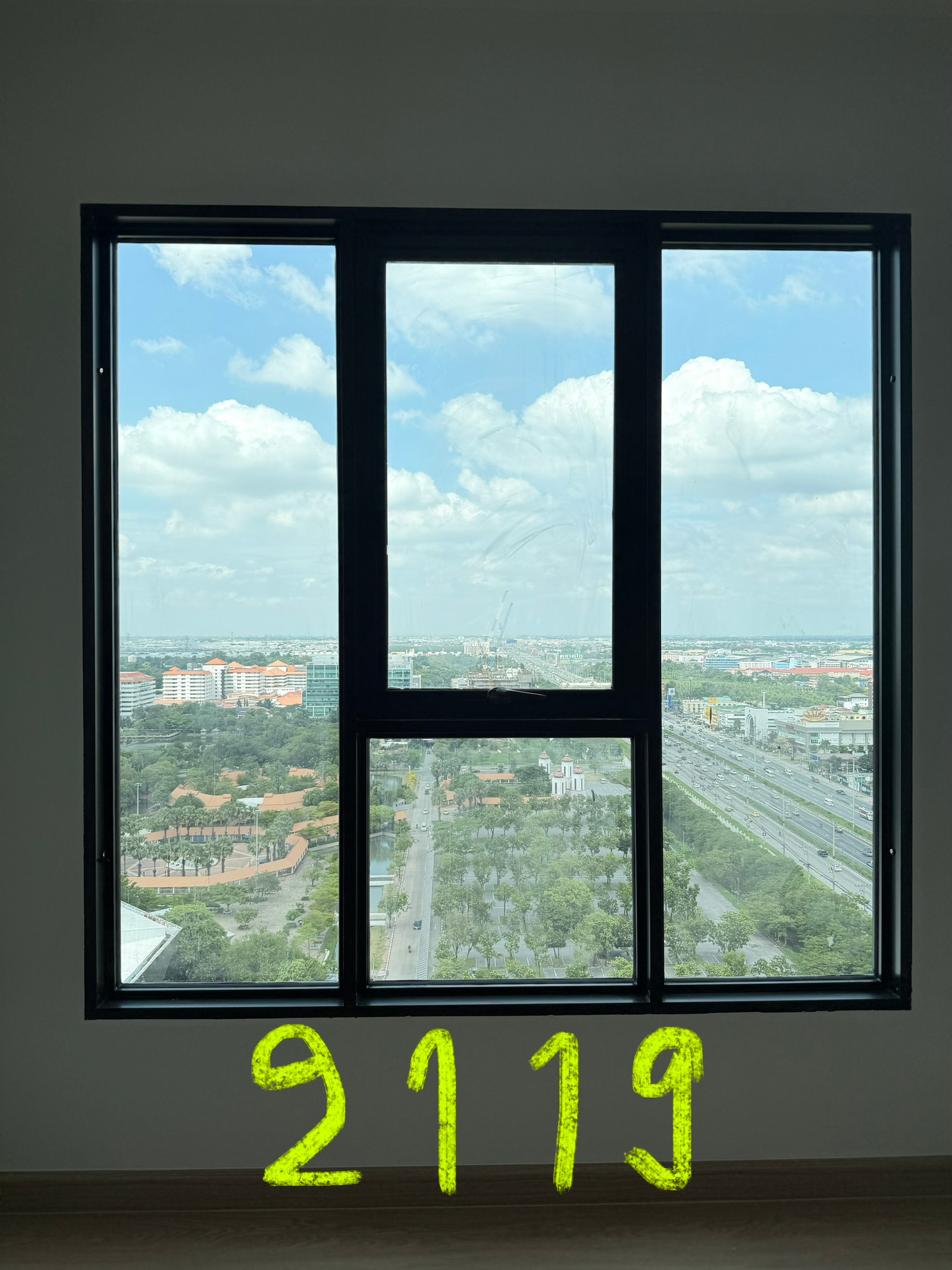 เลขที่บ้าน 157/645 บวก 200,000 ตำแหน่ง2119 Terra2 ทิศเหนือ 