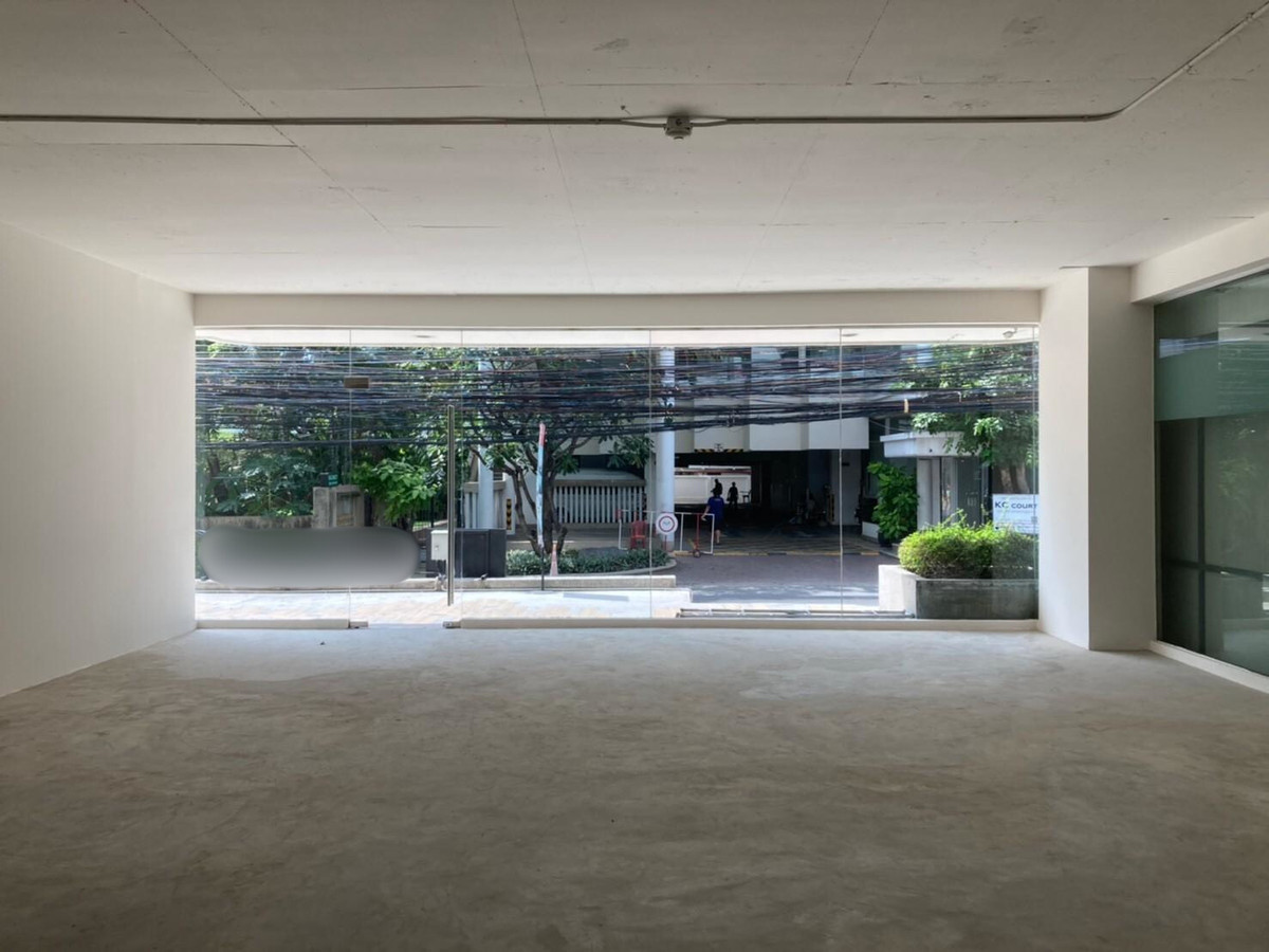 Ground Floor Retail Space for Rent Ideal for Showroom, Spa, Massage Ground Floor Retail Space for Rent Ideal for Showroom, Spa, Massage