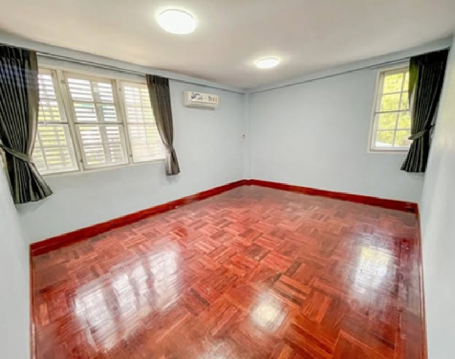 For Rent ให้เช่าบ้านเดี่ยว 2 ชั้น / Home Office หลังใหญ่ ซอยรามอินทรา เข้าซอยไม่ลึก ทำเลดีมาก / ปากซอยรถไฟฟ้า เดินได้ / จอดรถได้ 7 คัน แอร์ทั้งหลัง / เหมาะหลากหลายธุรกิจ / จดบริษัทได้ – รูปที่ 4