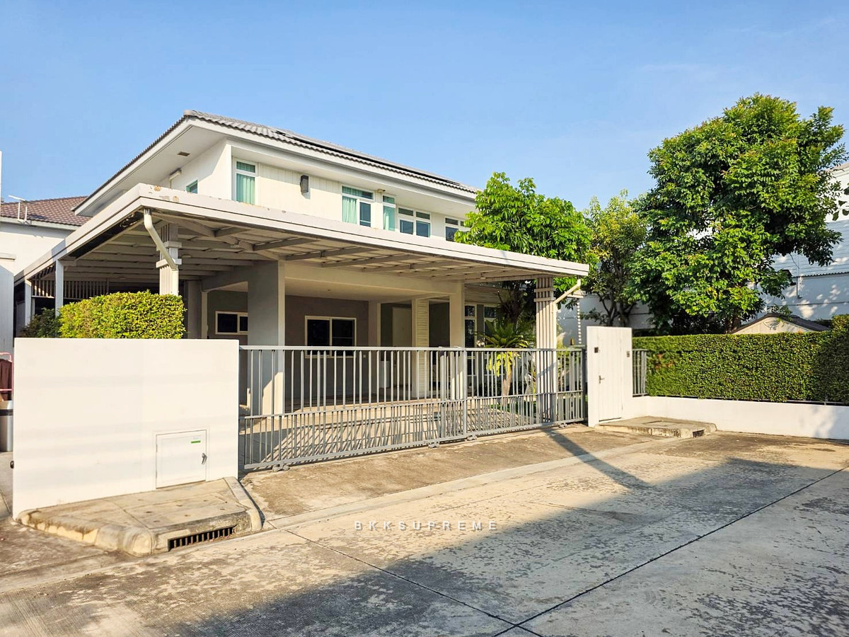 (For rent) ** Corner house in Manthana Bangna - Wongwaen, decorated and ready to move in. Install solar cells, save 50% on electricity. (For rent) ** Corner house in Manthana Bangna - Wongwaen, decorated and ready to move in. Install solar cells, save 50% on electricity.