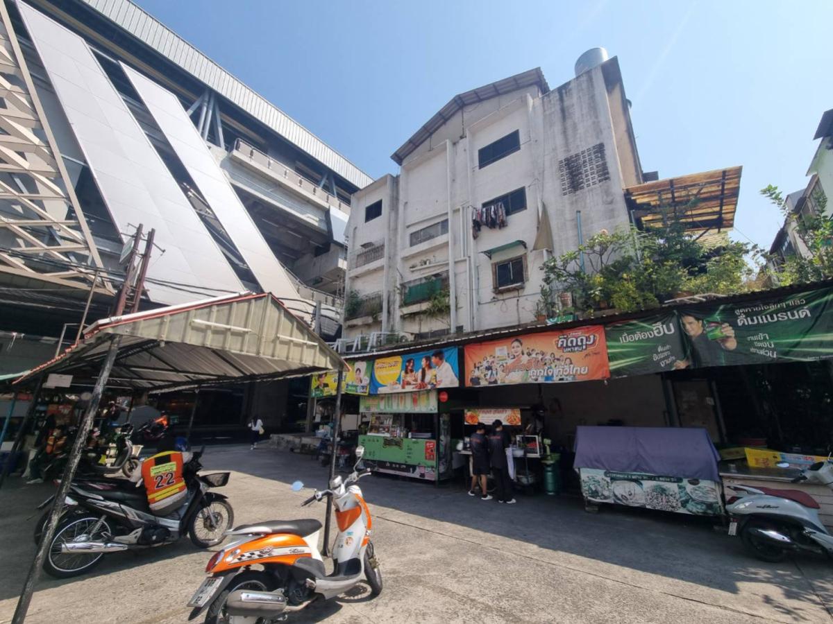 ขายอาคารพานิชย์ติด MRT ลาดพร้าว 101 คลองจั่น เขต บางกะปิ กรุงเทพ CX-142885 ขายอาคารพานิชย์ติด MRT ลาดพร้าว 101 คลองจั่น เขต บางกะปิ กรุงเทพ CX-142885