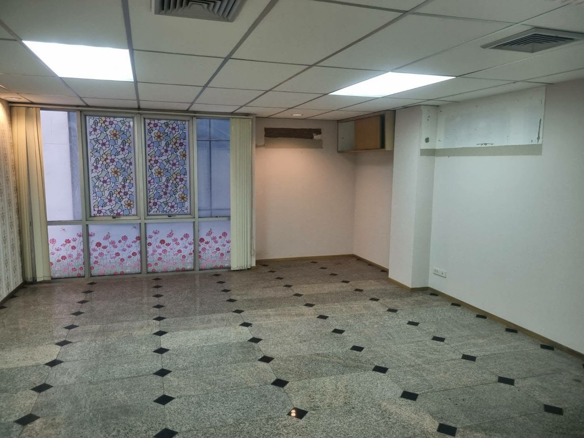 Ratchada office for rent, 7 floors, near MRT, usable area approximately 1,150 sq m., there is a large parking building. – รูปที่ 4