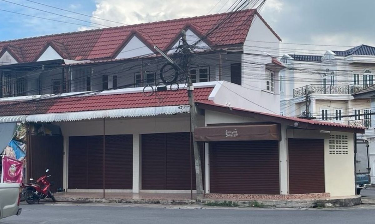 Near the BTS, 500 meters, 6 minutes walk, commercial building, 2 floors, 2 booths, width 8 meters, 3 air conditioners, Ramintra 67, good location at an intersection in the village. – รูปที่ 3