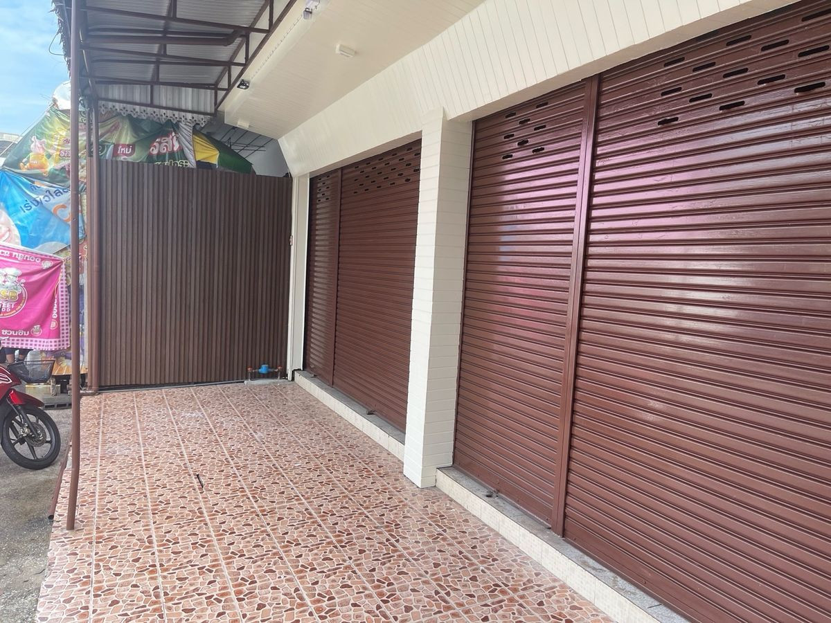 Near the BTS, 500 meters, 6 minutes walk, commercial building, 2 floors, 2 booths, width 8 meters, 3 air conditioners, Ramintra 67, good location at an intersection in the village. – รูปที่ 4