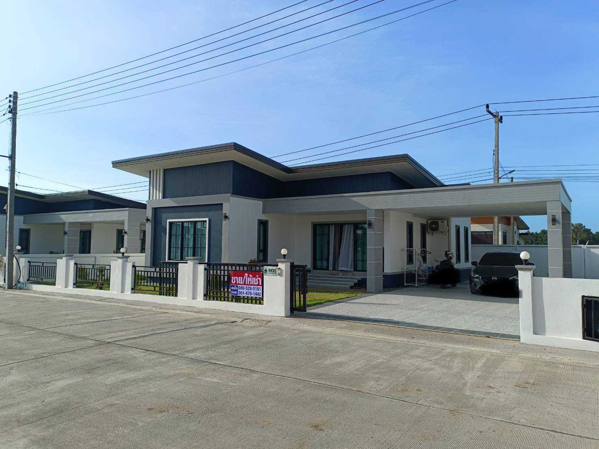 Detached House for Sale: Baan Yu Pen Suk Village 84.80 Sq. Wah, Near Central Phitsanulok