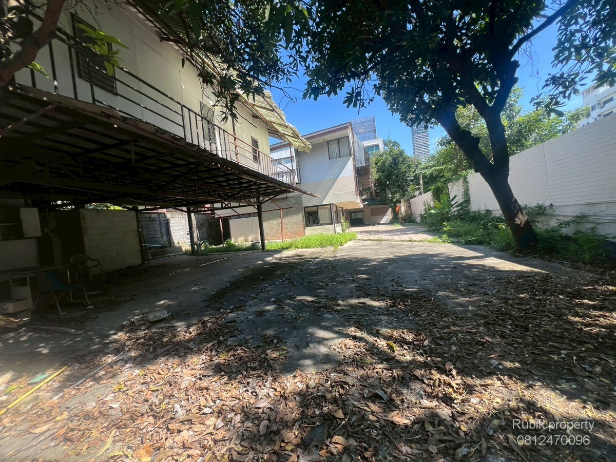 🏡 ขายบ้านพร้อมที่ดินแปลงใหญ่ ทำเลทองระดับ Rare Item 💎 Super Prime Location ใจกลางย่าน Luxury Living 📍 สุขุมวิท 49 / ทองหล่อ 13  RB1630