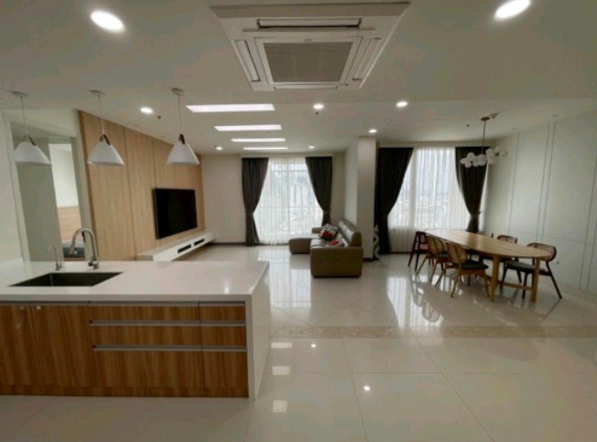 for sale the empire place 3bedroom 3bathroom 210 sqm selling price 35 mb rainy 0818895470 whatapp