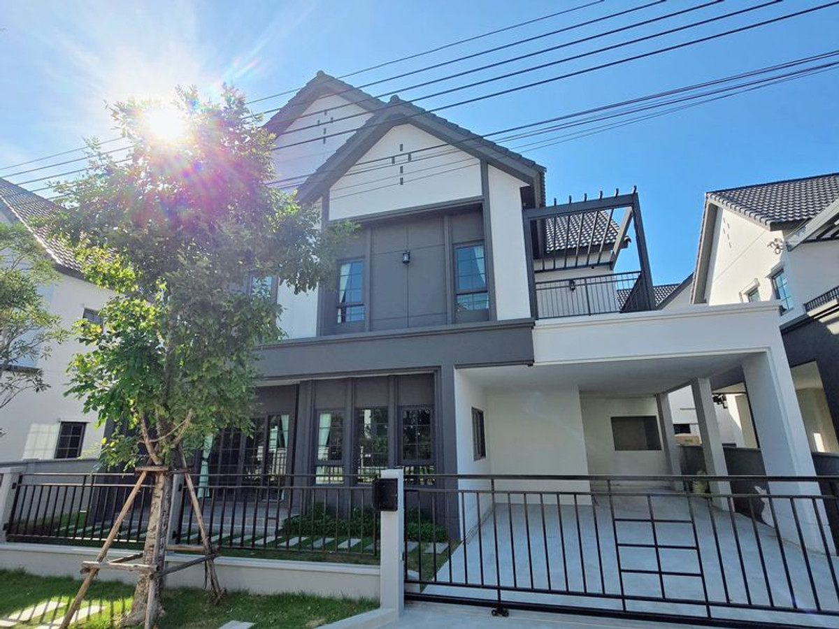 For sale/rent 🧡 Centro Bangna (CENTRO BANGNA), luxury detached house, good location, near Mega Bangna, size 65 square meters, 4 bedrooms, Bang Kaeo Subdistrict, Bang Phli District, Samut Prakan Province.