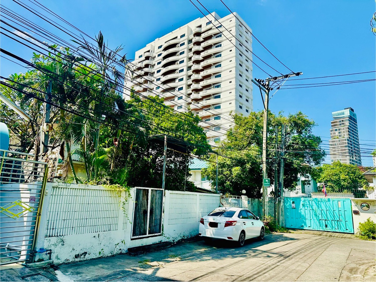 ขายที่ดินเอกมัย ซอย10 แยก2 Super prime area – รูปที่ 2