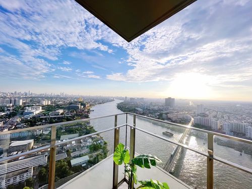 For sale: Ultra-Luxury Penthouse 333 Riverside Condominium.