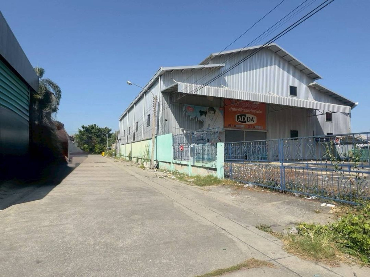 Warehouse for sale with residence (office), potential location on 1 rai of land, green layout, Soi Rom Pradu 1, Bang Phli (Soi Wat Luang Pho To)