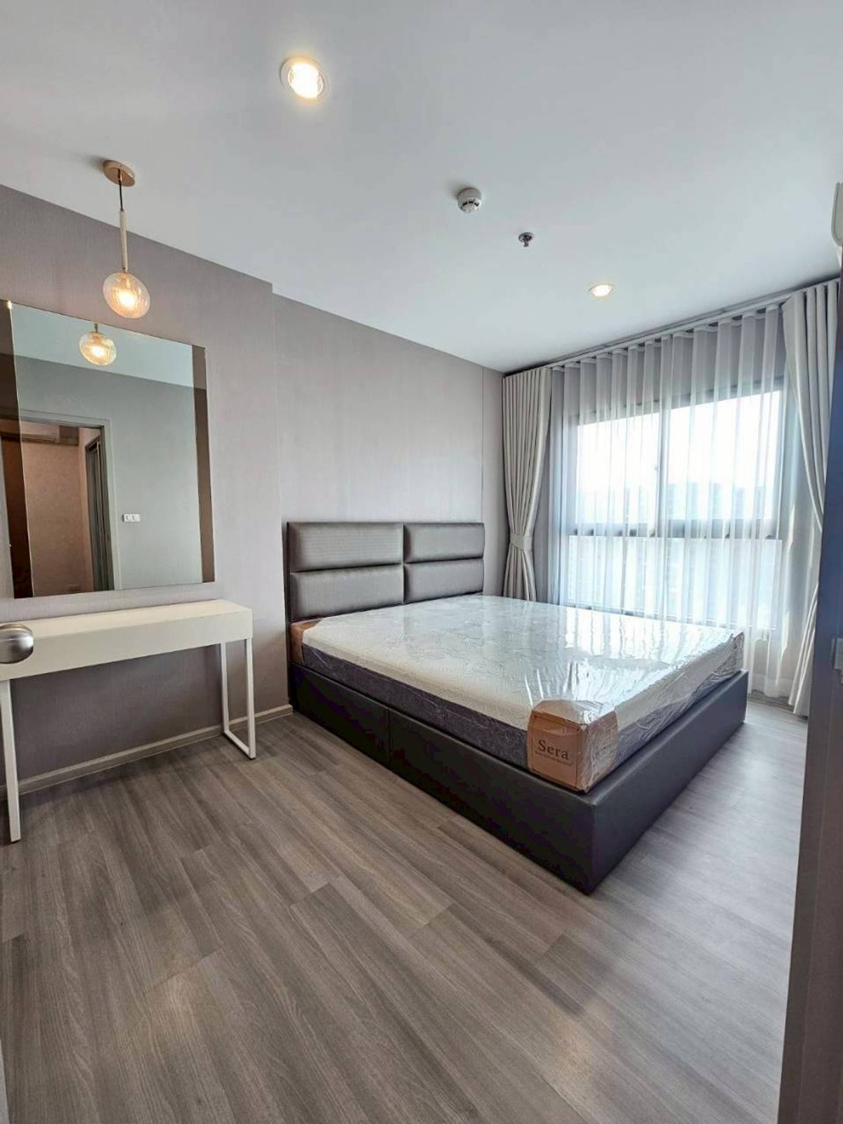 Condo for rent, The Parkland Charan-Pinklao, next to MRT Bang Yi Khan, newly decorated room, 1 large bedroom, 1 bathroom, 35 sq m., Building A.