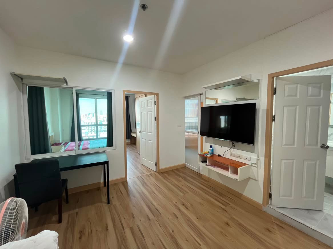 Next to MRT Huai Khwang 0 meters! 📍 Life@Ratchada-Huai Khwang, 2 bedrooms, 65 sq m, only 25,000 🔥 Cheapest, spacious room, satisfying. You can make an appointment to view:📞 Contact 081-152-6154 Next to MRT Huai Khwang 0 meters! 📍 Life@Ratchada-Huai Khwang, 2 bedrooms, 65 sq m, only 25,000 🔥 Cheapest, spacious room, satisfying. You can make an appointment to view:📞 Contact 081-152-6154