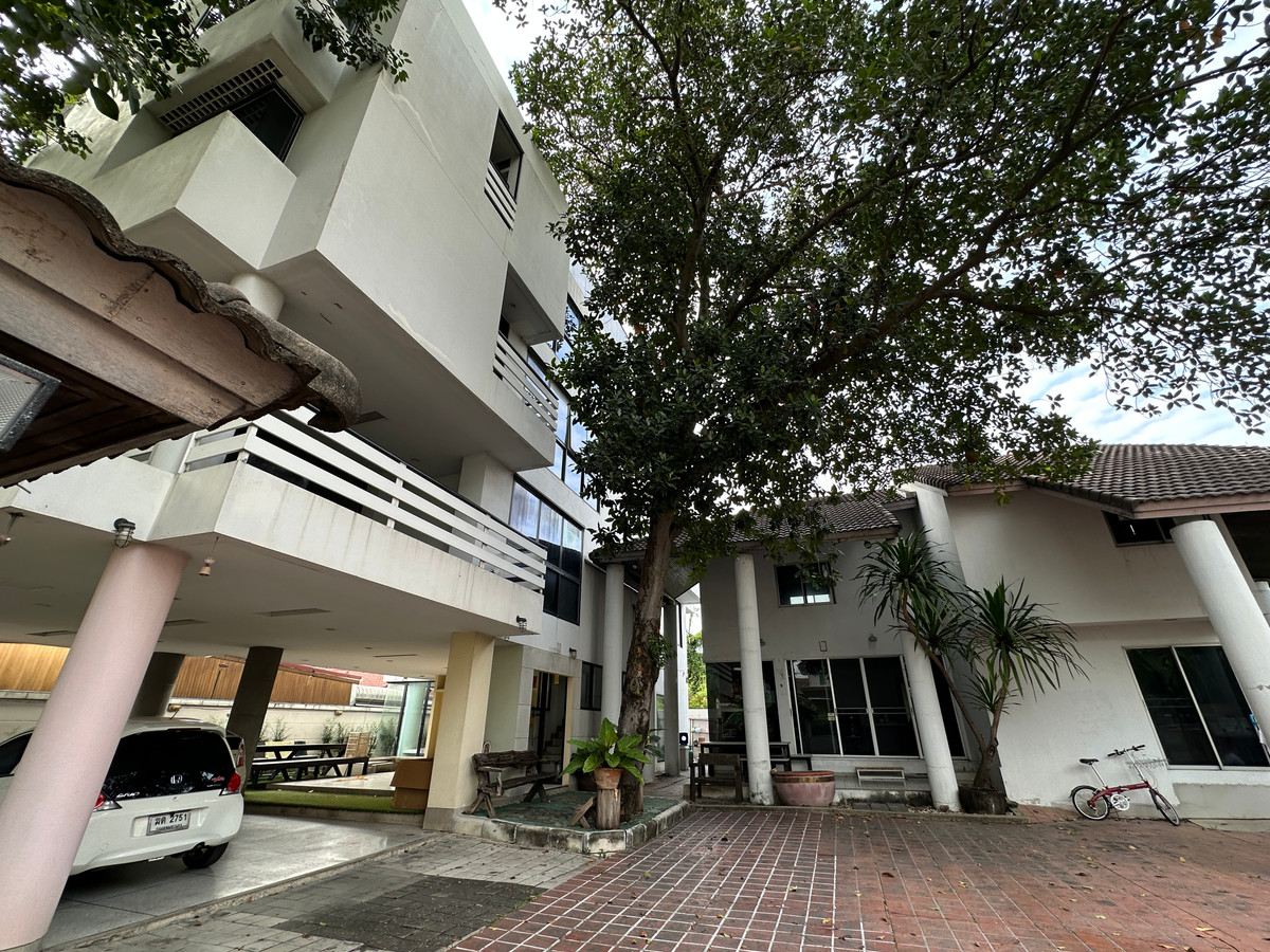 Home office for sale, 2 buildings 🔥 in the middle of Muang Thong Thani 🔥 near Impact, next to the expressway, area 150 sq m | 4 floors + 2 floors | parking for 6 cars Home office for sale, 2 buildings 🔥 in the middle of Muang Thong Thani 🔥 near Impact, next to the expressway, area 150 sq m | 4 floors + 2 floors | parking for 6 cars