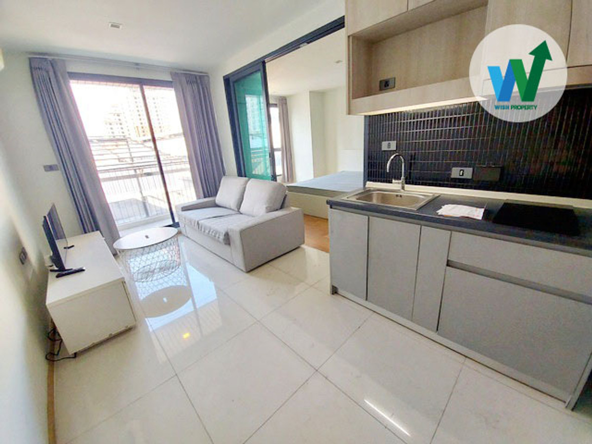 Condo for sale or rent next to BTS Punnawithi Hue Sukhumvit 62/3 (Hue Sukhumvit 62/3), corner room, fully furnished, ready to move in.
