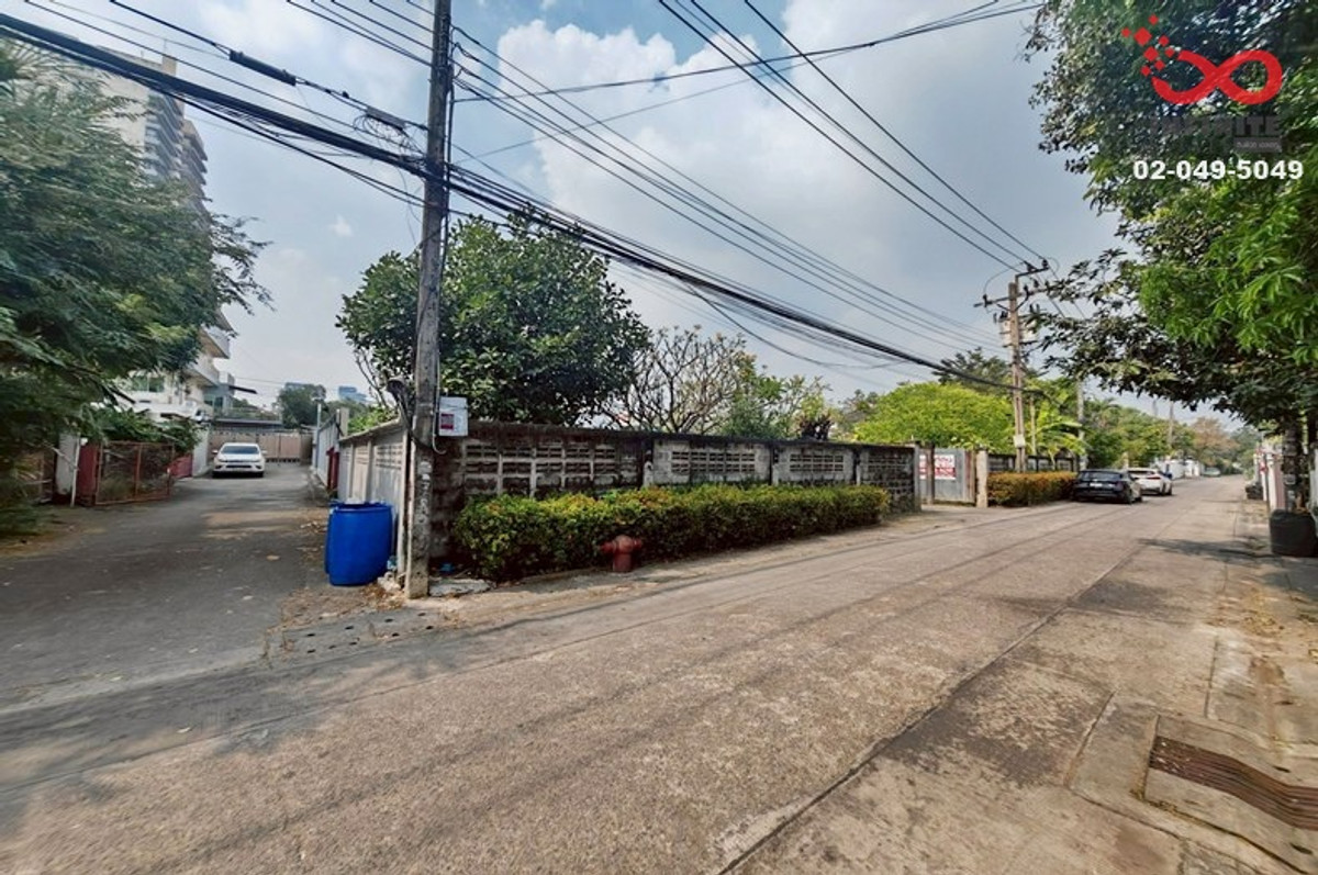 Land for sale, 383 sq m, Lat Phrao 37, near the Yellow Line, Phawana Station, corner plot, already filled. Land for sale, 383 sq m, Lat Phrao 37, near the Yellow Line, Phawana Station, corner plot, already filled.