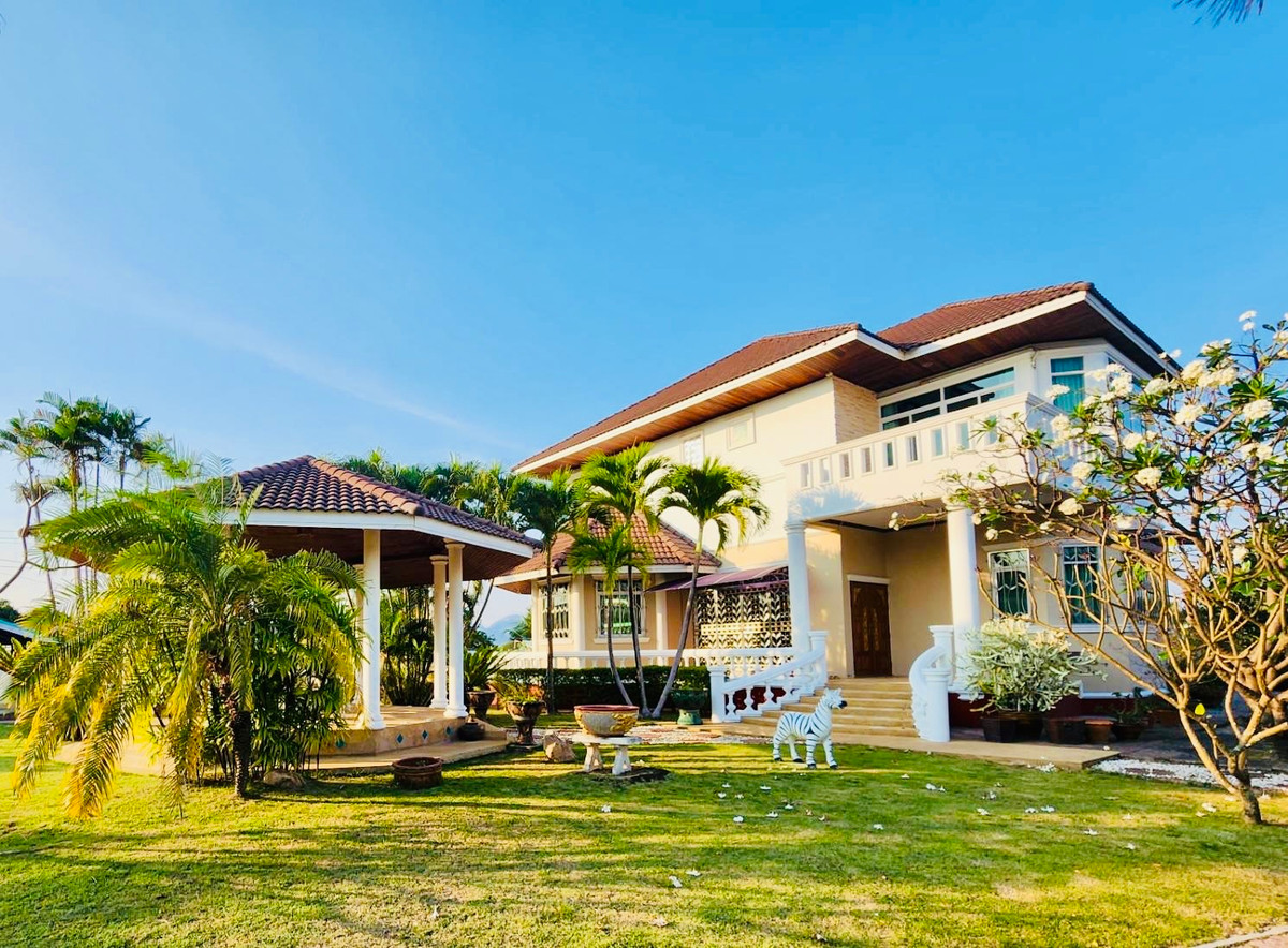 ✨ ขายด่วน คฤหาสน์หรู 2 นาทีถึงหาดชะอำ บนที่ดิน 1 ไร่ 55 ตรว 🏡💖 ✨ ขายด่วน คฤหาสน์หรู 2 นาทีถึงหาดชะอำ บนที่ดิน 1 ไร่ 55 ตรว 🏡💖