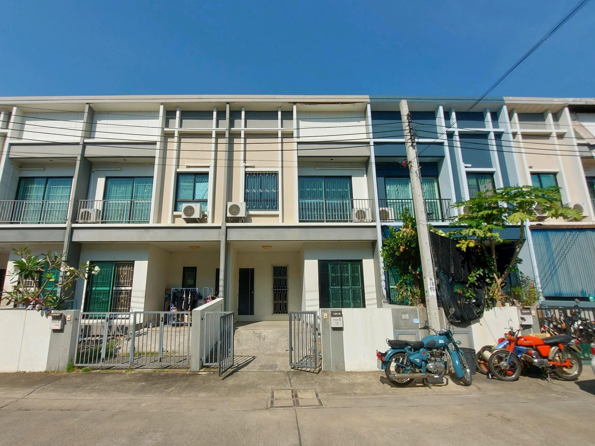 ขายทาวน์โฮม ลาดกระบัง เดอะ ทรอป 2 ใกล้สนามบินสุวรรณภูมิ ใกล้มอเตอร์เวย์ ราคา 2.29 ล้าน ขายทาวน์โฮม ลาดกระบัง เดอะ ทรอป 2 ใกล้สนามบินสุวรรณภูมิ ใกล้มอเตอร์เวย์ ราคา 2.29 ล้าน