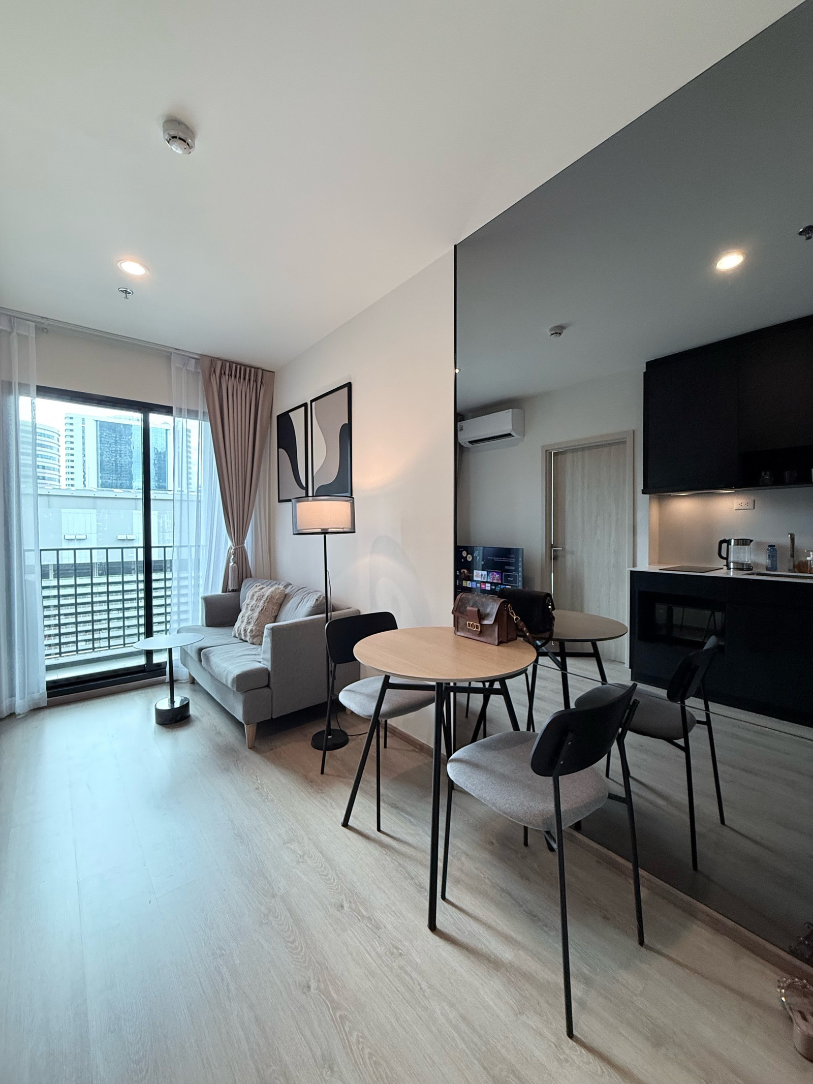 🏢 Nue District R9 👫🚆 MRT 150 m. Full facilities | ⛳ Golf | 💆‍♀️ Spa | 🧘 Pilates